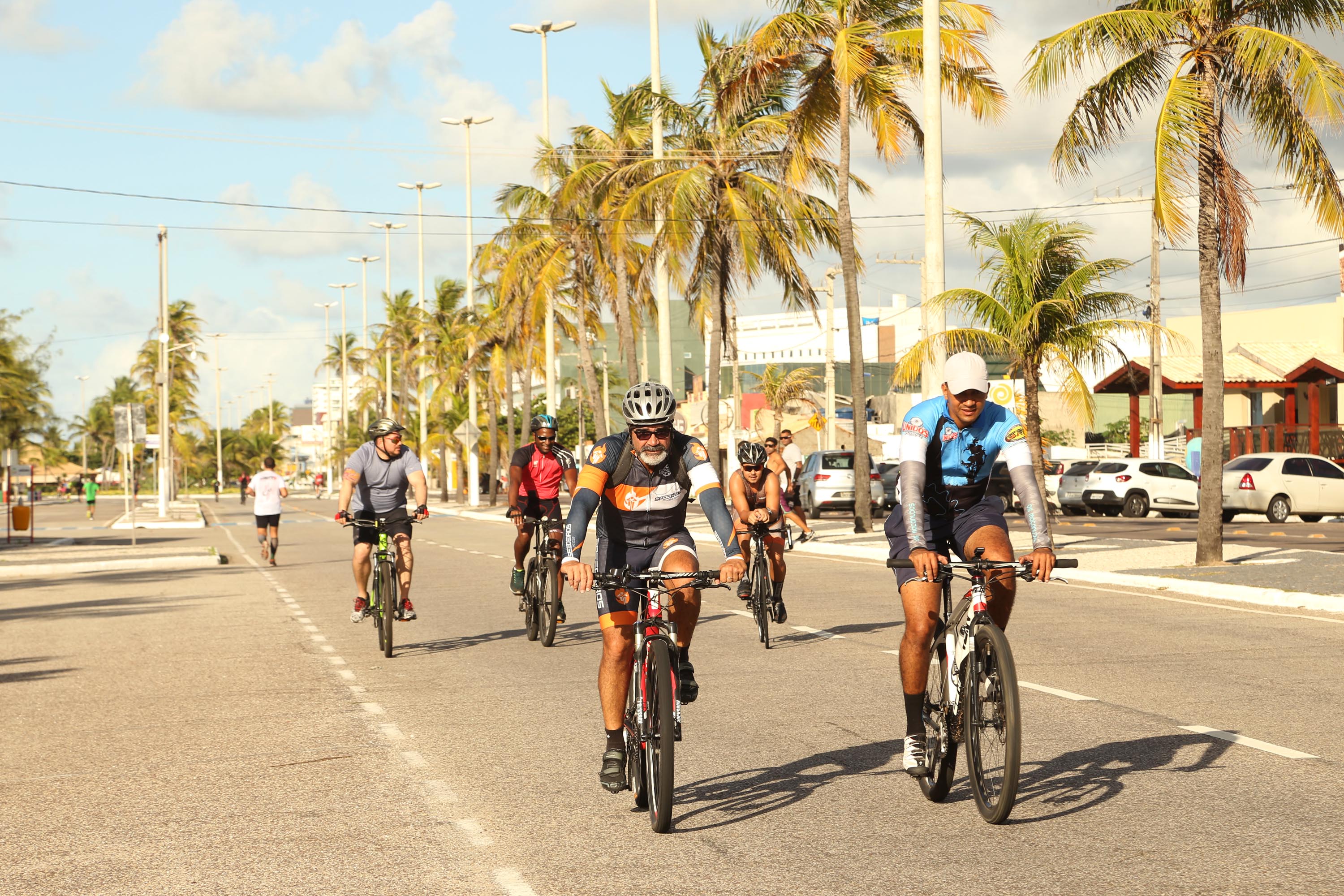 Aracajuanos aproveitam Área de Proteção ao Ciclista na Orla - SMTT Aracaju